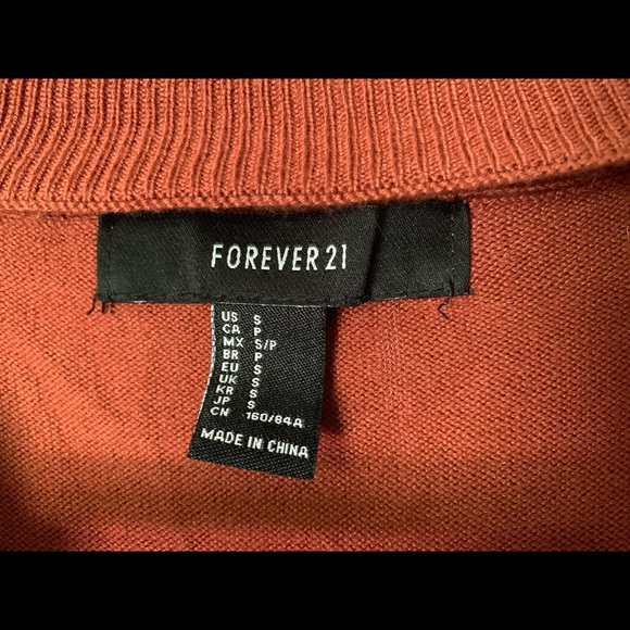 FOREVER 21 cropped sweater w cut out chest - Picture 3 of 3